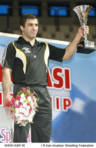 http://www.iawf.ir/mambots/content/multithumb/images/b.640.480.0.0.stories.akhbar.19-5-88._MG_0084_resize.JPG