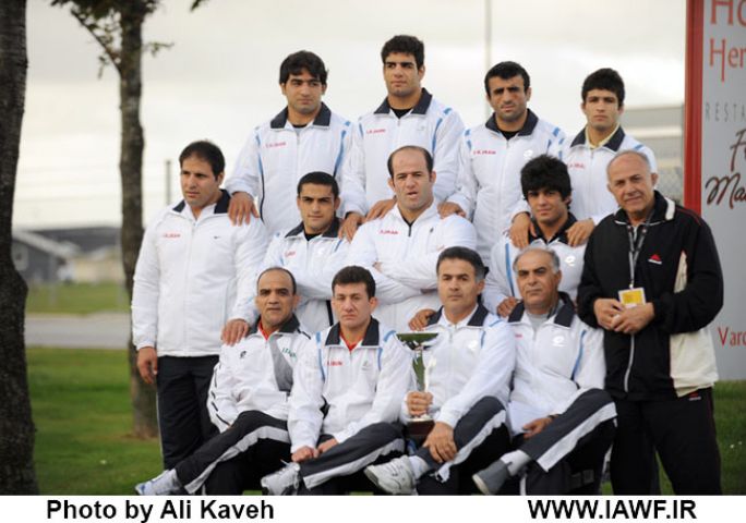 http://www.iawf.ir/mambots/content/multithumb/images/b.640.480.0.0.stories.akhbar.2-7-88.a-b.jpg