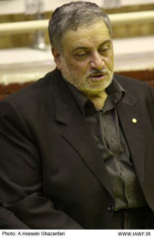 http://www.iawf.ir/mambots/content/multithumb/images/b.640.480.0.0.stories.akhbar.22-6-88.IMG_1623.JPG