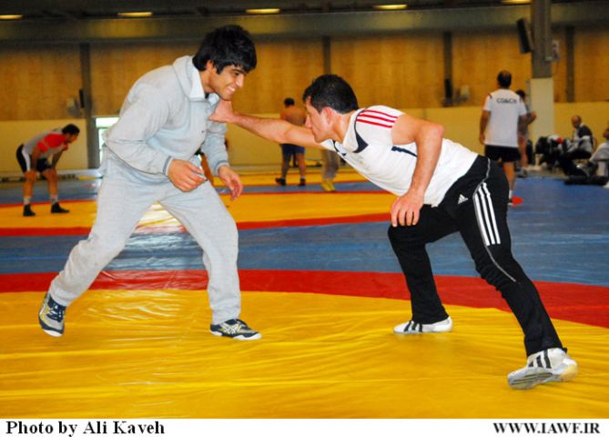 http://www.iawf.ir/mambots/content/multithumb/images/b.640.480.0.0.stories.akhbar.29-6-88.19.jpg