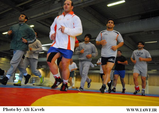 http://www.iawf.ir/mambots/content/multithumb/images/b.640.480.0.0.stories.akhbar.29-6-88.7.jpg