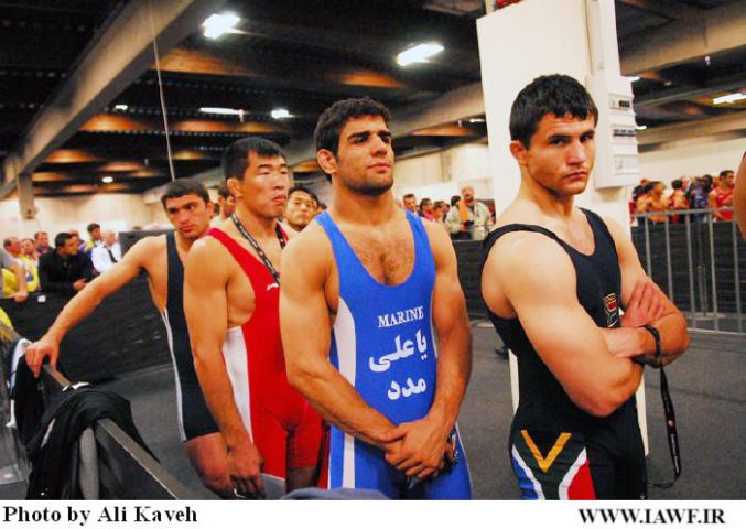 http://www.iawf.ir/mambots/content/multithumb/images/b.640.480.0.0.stories.akhbar.30-6-88.01.12.jpg