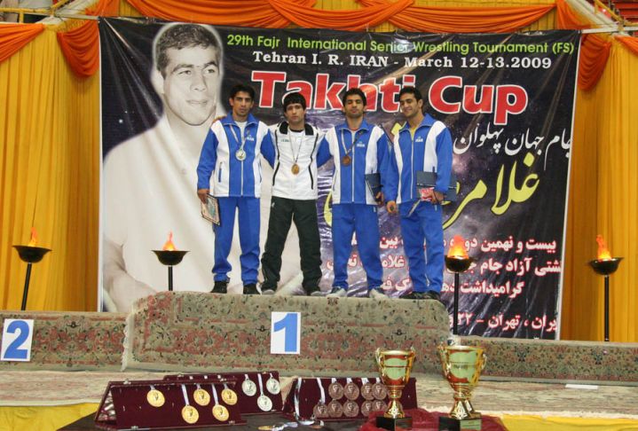 http://www.iawf.ir/mambots/content/multithumb/images/b.648.486.0.0.stories.akhbar.takhti87.IMG_6815.jpg