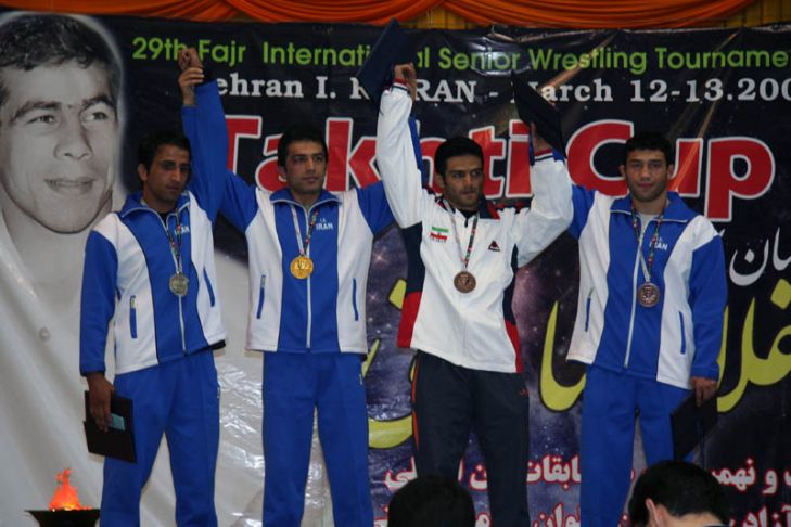 http://www.iawf.ir/mambots/content/multithumb/images/b.648.486.0.0.stories.akhbar.takhti87.IMG_6827.jpg